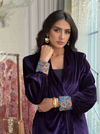 طقم مخمل موف غامق فخم جداً مزين بالكلف من الاطراف