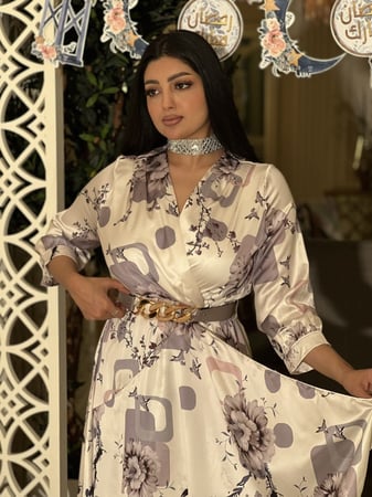 فستان العيد حرير مشجر رمادي واوف وايت بحزام