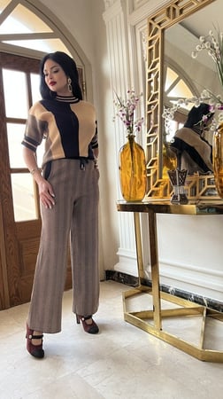 طقم بنطلون وبلوزه بيج وأسود شتوي بخامة ممتازة جداً رقم 1