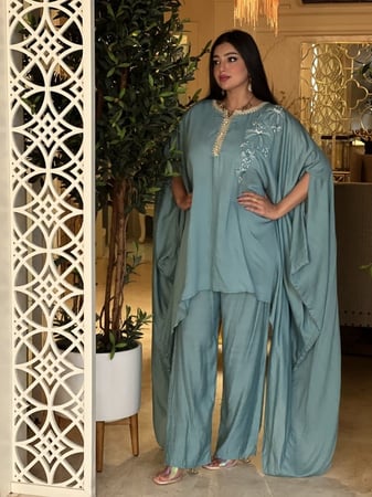 طقم بنطلون وبلوزه أزرق بحري رمضانيه فري سايز