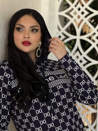 طقم بنطلون وبلوزه كحلي وابيض شتوي بخامة ممتازة جداً رقم 3