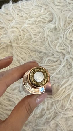 جهاز إزالة شعر الوجه والمناطق الحساسة والابطين بكل سهولة ورقه وبدون ألم