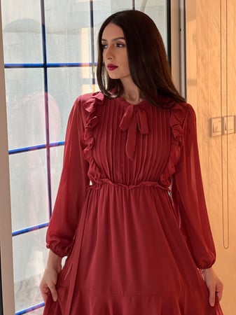 فستان وردي غامق  طويل من الخلف قصير من الامام شيفون رقم 20