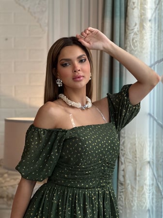 فستان زيتي شيفون مبطن عالي الجودة مطرزة بخيوط القصب الذهبية اوف شولدر رقم 28