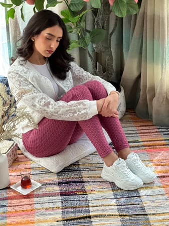 حذاء رياضي ابيض مرتفع عملي ومريح رقم 10