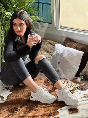 حذاء رياضي أبيض مرتفع عملي وخفيف رقم 7