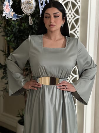 فستان العيد حرير سماوي بحزام