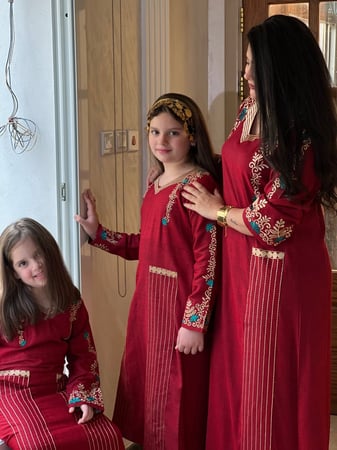 دراعه الأم وبنتها حمراء رقم 55