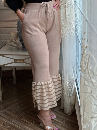 طقم شتوي بنطلون لحمي وبلوزه فرو سوداء