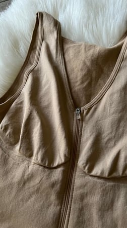 مشد بودي داخلي بسحاب أسود - لحمي