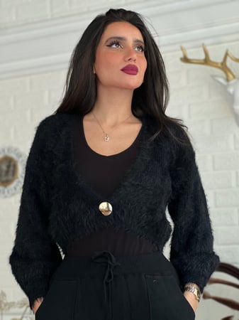 طقم شتوي بنطلون أسود وبلوزه فرو سوداء