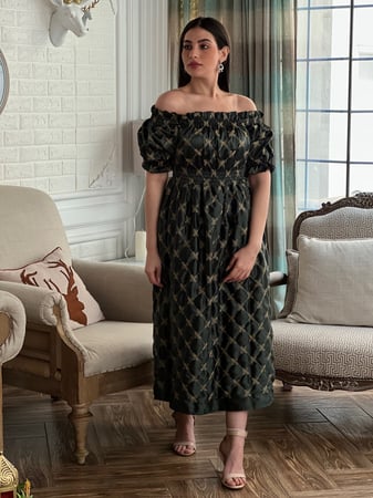 فستان زيتي طويل تفته عالية الجودة مطرز بخيوط القصب الذهبية اوف شولدر رقم 25