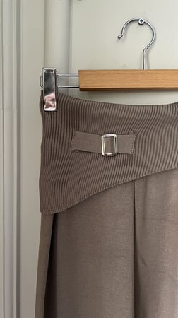 طقم شتوي ترابي بنطلون وهودي بسحاب