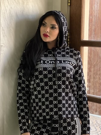 طقم بنطلون وبلوزه اسود وابيض شتوي بخامة ممتازة جداً رقم 1