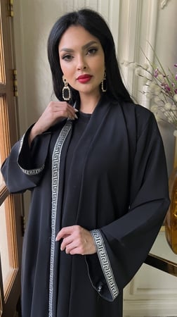 عباية سوداء بطرف فضي قطعتين