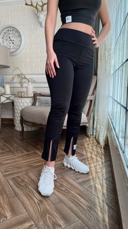 بنظلون رياضي اسود سكيني مفتوح من الأسفل