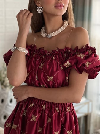 فستان عودي تفته عالية الجودة مطرز بخيوط القصب الذهبية اوف شولدر رقم 25