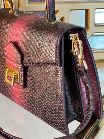 حقيبة عودي على بنفسجي جلد ثعبان مع ستراب موديل رقم 3