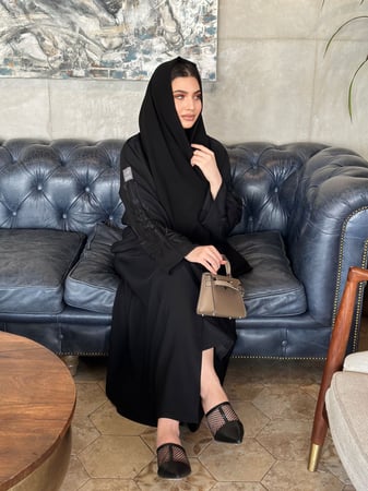 عباية سوداء - G 130