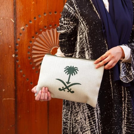 شنط باوتش هي لنا دار اليوم الوطني سفين ونخله أنيقة ومميزة بتصميم أنيق