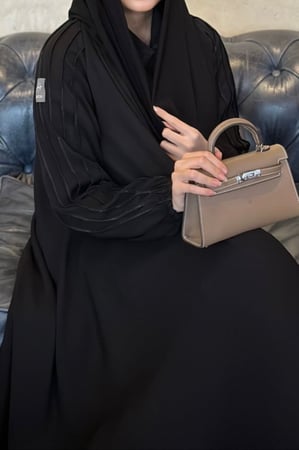 عباية سوداء - G 120