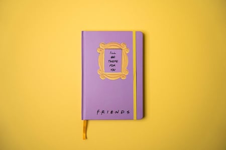 دفتر فريندز موف بتفاصيل بطانة داخلية