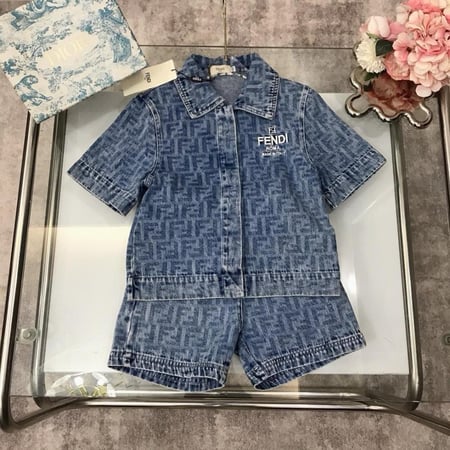 طقم ولادي جينز ازرق