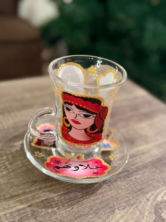 طقم 6 استكانات شاي ستايل بنت الجيران برسومات يدوية