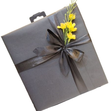 تغليف هدايا فى بوكس اسود من زاوية الشفاء