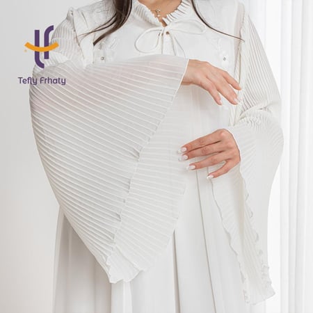روب Floral Aura - أوف وايت