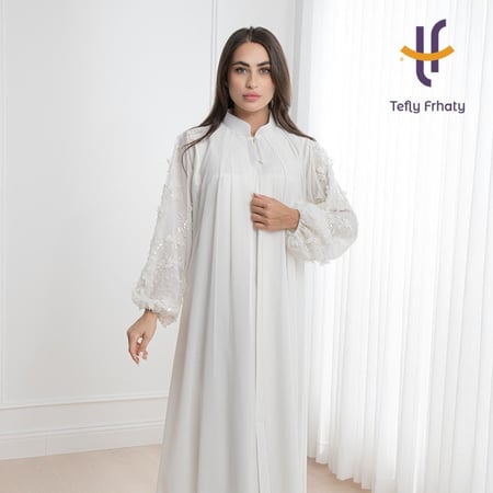 روب Royal Grace - أوف وايت