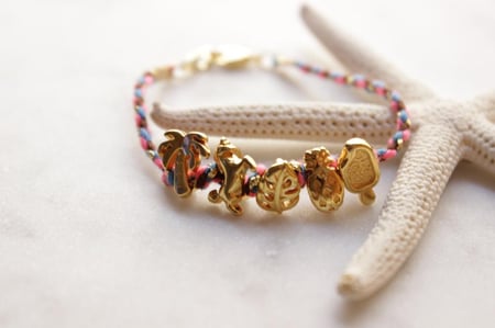 اسورة خيط مع تعليقات مطلية ذهب