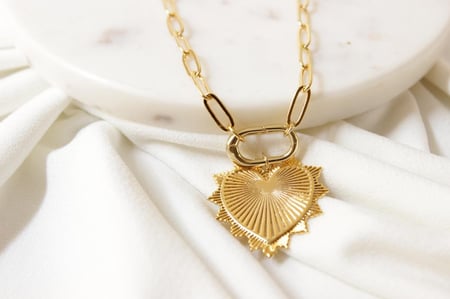 سلسله قلب ذهبي