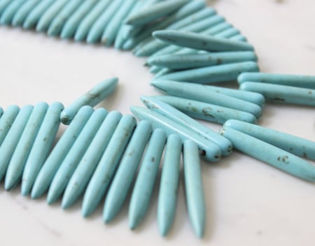 حجر الهوليت التركواز ع شكل سبايكي