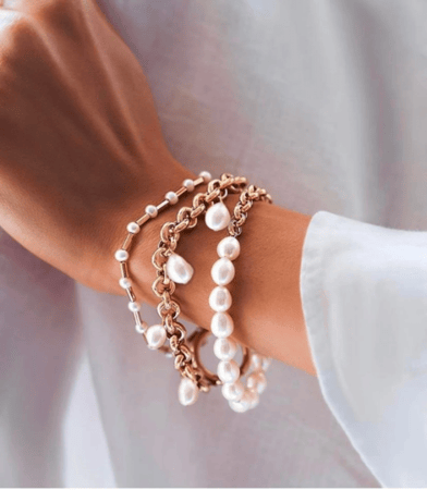 اسورة ذهبيه مرصعه لولو