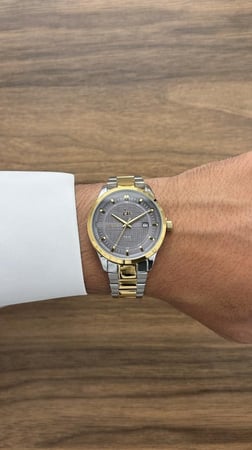 ساعة رجالية انديرا استيل بلون ذهبي و فضي