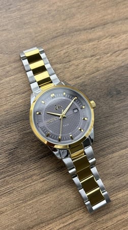 ساعة رجالية انديرا استيل بلون ذهبي و فضي