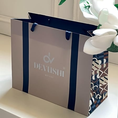 ساعة رجاليه ديفوشي ملفته بلون الاسود