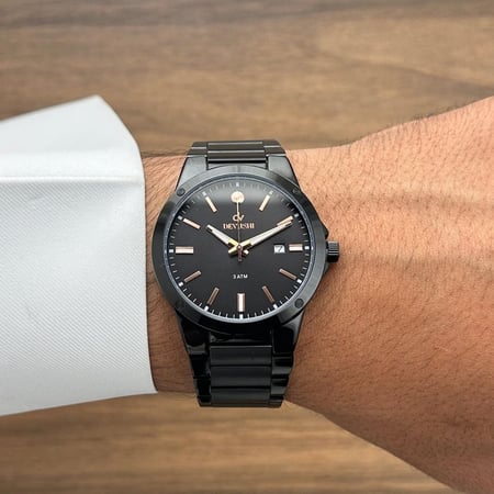 ساعة رجاليه ديفوشي ملفته بلون الاسود