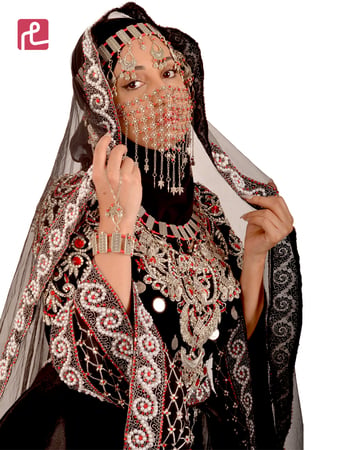 زي صنعاني بتصميم عرائسي