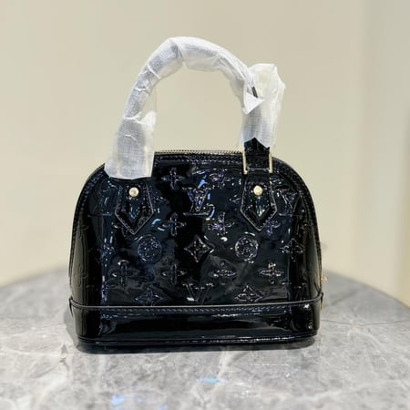 شنطة لويس فيتون s