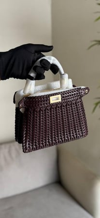 حقيبة فندي Peekaboo ISeeU مقاس 21CM
