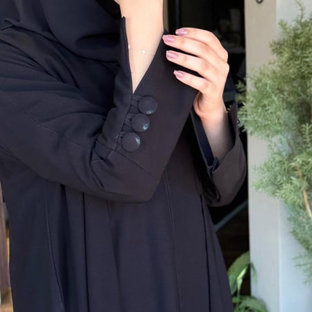 عباية بأكمام ازارير