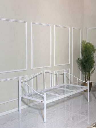 كراسي  جيزانيه  ( سرير نهاري )  جبل طويق