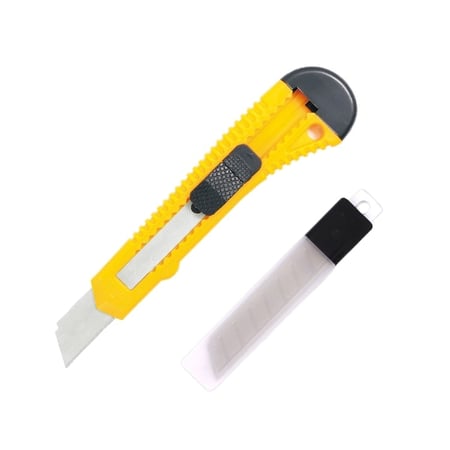 مشرط كبير متين FOSKA مع غيار - مقاس 18 ملم