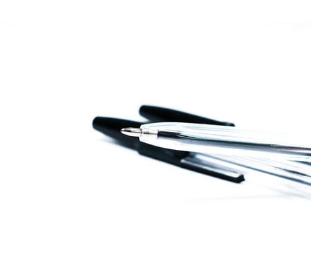 أقلام حبر جاف أسود YANYAN مقاس 1.0 ملم - عدد 10