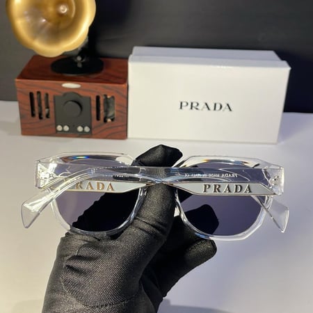 نظارة برادا شفاف ترند