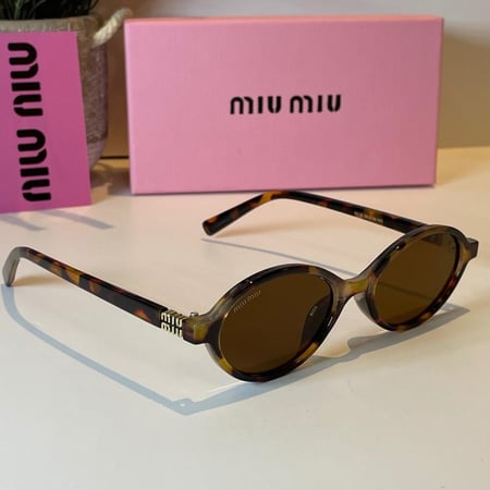 نظارة miu miu الترند