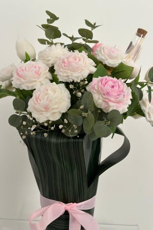 ورد بالشمع المعطر