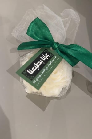 توزيعات ورد بالشمع لليوم الوطني